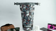Carica e avvia il video nel visualizzatore di galleria, Video: Feelfree Sac De Plage Dry Tube 1,5L Tropical Harmony Mint