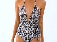 Carica e avvia il video nel visualizzatore di galleria, Video: Rio De Sol Une Pièce Ikat New Vegas