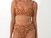 Carica e avvia il video nel visualizzatore di galleria, Video: Rio De Sol Bas Bottom Bouquet Hotpants