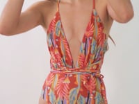 Carica e avvia il video nel visualizzatore di galleria, Video: Rio De Sol Une Pièce Sea-Bloom New Vegas