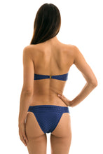 Carica l'immagine nel visualizzatore di Gallery, Model Back: Rio De Sol Bas Bottom Kiwanda Denim Band Comfort