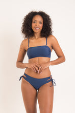 Carica l'immagine nel visualizzatore di Gallery, Model Front: Rio De Sol Bas Bottom Navy Madrid