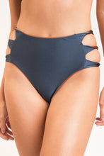 Carica l'immagine nel visualizzatore di Gallery, Image 13: Rio De Sol Bas Bottom Nocciola High-Waist-Spin