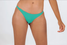 Carica l'immagine nel visualizzatore di Gallery, Model Front: Rio De Sol Bas Bottom Opal Leblon-Fio