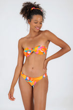 Carica l'immagine nel visualizzatore di Gallery, Model Front: Rio De Sol Bas Bottom Orange-Bloom Nice