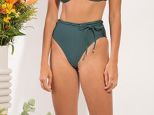 Carica l'immagine nel visualizzatore di Gallery, Model Front: Rio De Sol Bas Bottom Palace Belted-High-Waist