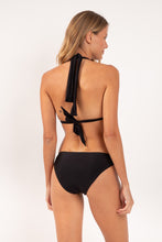 Carica l'immagine nel visualizzatore di Gallery, Model Back: Rio De Sol Bas Bottom Shimmer-Black Essential-Comfy