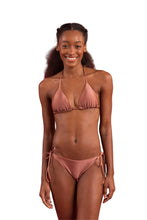 Carica l'immagine nel visualizzatore di Gallery, Model Front: Rio De Sol Bas Bottom Shimmer-Copper Ibiza-Comfy