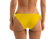 Carica l'immagine nel visualizzatore di Gallery, Model Back: Rio De Sol Bas Bottom Uv-Melon Comfort