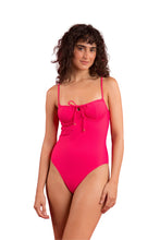 Carica l'immagine nel visualizzatore di Gallery, Model Front: Rio De Sol Une Pièce Dots-Virtual-Pink Julia