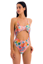 Carica l'immagine nel visualizzatore di Gallery, Model Front: Rio De Sol Une Pièce Frutti Ivy
