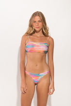 Carica l'immagine nel visualizzatore di Gallery, Model Front: Rio De Sol Ensemble Set River Bandeau-Reto Essential