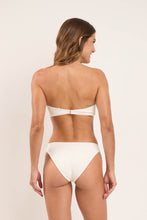 Carica l'immagine nel visualizzatore di Gallery, Model Back: Rio De Sol Ensemble Set Sand-Chantilly Sara Essential-Comfy