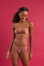 Carica l'immagine nel visualizzatore di Gallery, Image 09: Rio De Sol Ensemble Set Shimmer-Copper Bandeau-Joy Essential