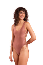 Carica l'immagine nel visualizzatore di Gallery, Image 04: Rio De Sol Une Pièce Shimmer-Copper Zoe