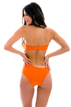 Carica l'immagine nel visualizzatore di Gallery, Model Back: Rio De Sol Une Pièce Tangerina Body-Rio