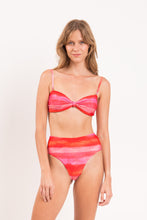 Carica l'immagine nel visualizzatore di Gallery, Model Front: Rio De Sol Haut Top Cher Bandeau-Joy