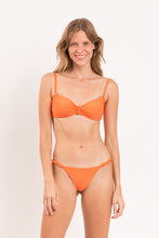Carica l'immagine nel visualizzatore di Gallery, Model Front: Rio De Sol Haut Top Dende Bandeau-Crispy