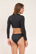 Carica l'immagine nel visualizzatore di Gallery, Model Back: Rio De Sol Haut Top Lava Reef