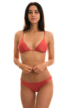 Carica l'immagine nel visualizzatore di Gallery, Model Front: Rio De Sol Haut Top Madras Dupla Face