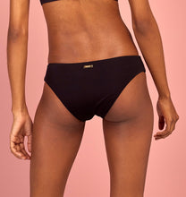 Carica l'immagine nel visualizzatore di Gallery, Model Back: Saha Bas Bottom Amaya Black Utopian