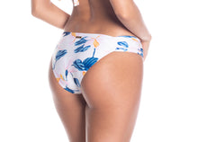 Carica l'immagine nel visualizzatore di Gallery, Model Back: Saha Bas Bottom Cumbia Floral Sweetness