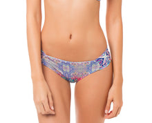 Carica l'immagine nel visualizzatore di Gallery, Model Front: Saha Bas Calcinha Mapale Delilah