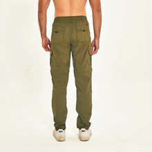 Carica l'immagine nel visualizzatore di Gallery, Model Back: Uv Line Fitness Bas Chelsea Verde Militar Upf50+
