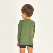 Carica l'immagine nel visualizzatore di Gallery, Model Back: Uv Line T-Shirt Longsleeve Baby Verde Militar Upf50+