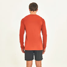 Carica l'immagine nel visualizzatore di Gallery, Model Back: Uv Line T-Shirt Longsleeve Sport Fit Ferrugem Upf50+