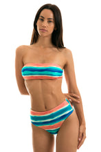 Carica l'immagine nel visualizzatore di Gallery, Model Front: Rio De Sol Bas Bottom Upbeat Reto Hotpant
