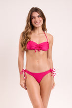 Carica l'immagine nel visualizzatore di Gallery, Model Front: Rio De Sol Haut Top Shimmer-Olinda Corine

