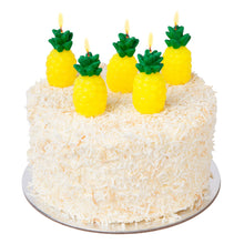 Carica l'immagine nel visualizzatore di Gallery, Model Front: Sunnylife Bougies Pineapple Cake Candle
