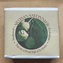 Carica l'immagine nel visualizzatore di Gallery, Product Front: Monoï Royal Bar Soaps Savon Creme De Tamanu By Anoea Bora Bora
