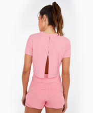 Carica l'immagine nel visualizzatore di Gallery, Model Back: Alto Giro Fitness Haut T-Shirt Skin Fit Cropped 1983 Rosa Icing
