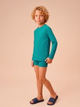 Carica l'immagine nel visualizzatore di Gallery, Model Front: Uv Line T-Shirt Longsleeve Uvpro Kids Green Sea Upf50+
