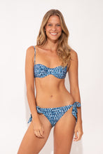 Carica l'immagine nel visualizzatore di Gallery, Model Front: Rio De Sol Bas Bottom Chuva Gisele
