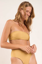 Carica l&#39;immagine nel visualizzatore di Gallery, Bottom Fluity-Dourado Hotpants
