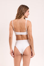 Carica l'immagine nel visualizzatore di Gallery, Model Back: Rio De Sol Bas Bottom Memphis-White Hotpants

