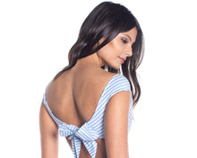 Carica l'immagine nel visualizzatore di Gallery, Model Back: Saha Haut Top Aurora Floral Sweetness
