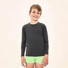 Carica l'immagine nel visualizzatore di Gallery, Model Front: Uv Line T-Shirt Acqua Qr Code Preto Upf50+

