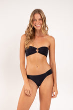 Carica l'immagine nel visualizzatore di Gallery, Model Front: Rio De Sol Ensemble Set Malibu-Black Mavi Baobi

