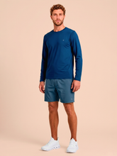Carica l'immagine nel visualizzatore di Gallery, Model Front: Uv Line T-Shirt Longsleeve Uvpro Masc Cobalt Upf50+
