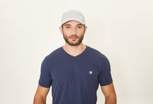 Carica l'immagine nel visualizzatore di Gallery, Model Front: Uv Line Casquette Cap Uv Pro Masc Grey Upf50+
