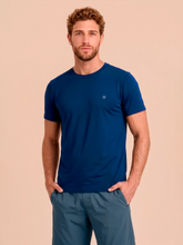 Carica l'immagine nel visualizzatore di Gallery, Model Front: Uv Line T-Shirt Pour Homme T-Shirt Uvpro Masc Cobalt Upf50+
