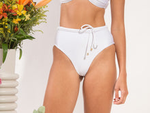 Carica l'immagine nel visualizzatore di Gallery, Image 13: Rio De Sol Bas Bottom Shimmer-White Belted-High-Waist
