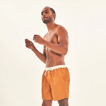 Carica l'immagine nel visualizzatore di Gallery, Image 03: Uv Line Bermuda / Short Pour Homme Shorts Boxer Ocre Upf50+
