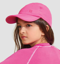 Carica l'immagine nel visualizzatore di Gallery, Model Front: Uv Line Casquette Cap Teens Colors Inf Pink Upf50+
