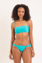 Carica l'immagine nel visualizzatore di Gallery, Model Front: Rio De Sol Ensemble Set Nanai Bandeau-Reto Mel-Comfy
