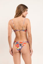 Carica l'immagine nel visualizzatore di Gallery, Model Back: Rio De Sol Ensemble Set Garden-Flower Bandeau-Joy Essential
